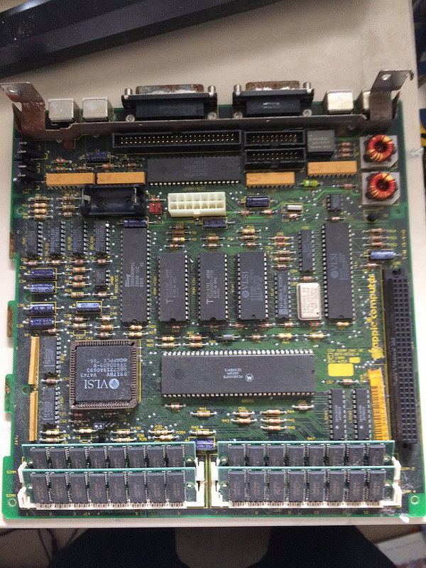 Mac SE motherboard overview