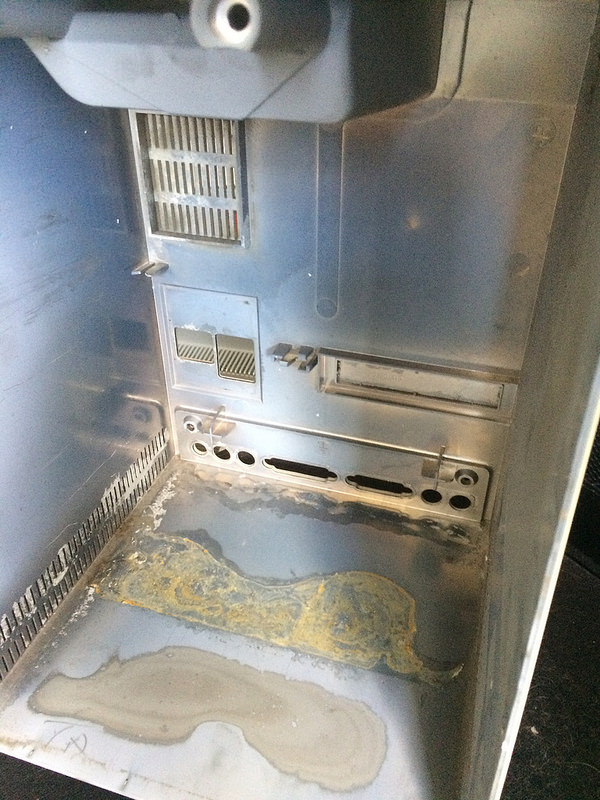 Mac SE inside the case