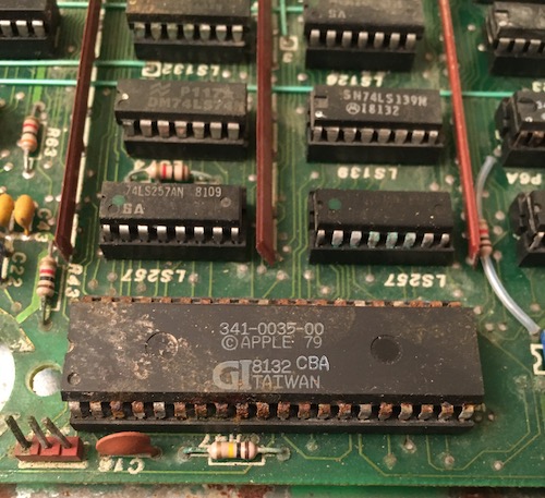 The 341-0035-00 keyboard controller IC is rusty, and so are several of its friends.