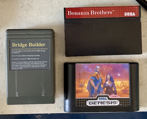 The cartridge size comparison, from the top. Bonanza Bros for SMS, and Phantasy Star II for Genesis are compared to it.