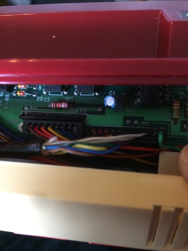 Famicom Keyboard cracked open
