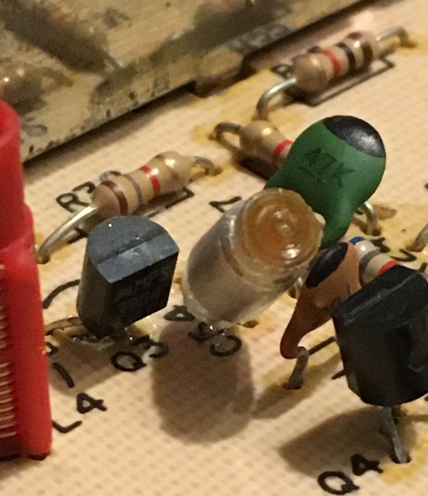 Weird capacitor number one