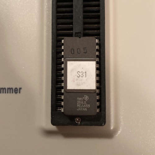 The 80S31 ROM (marked with an "S31" and a "005") is loaded into the GQ-4X4. You can tell that there is some kind of dirt on the window-blocking sticker.