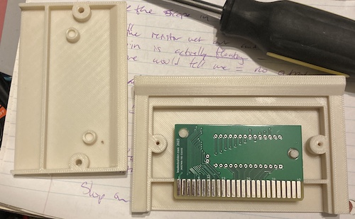 The bare cartridge PCB is installed into a "natural" colour 3D-printed SMS-U case. It looks great.