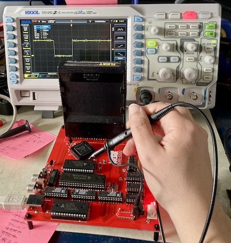 I am applying my Rigol scope to a data pin. Keen-eyed viewers will notice that this entire shot was posed.