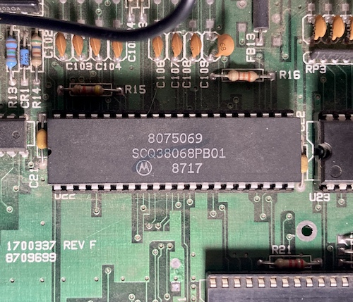 The 8075069 Motorola-made keyboard controller for the Tandy 1000SX.