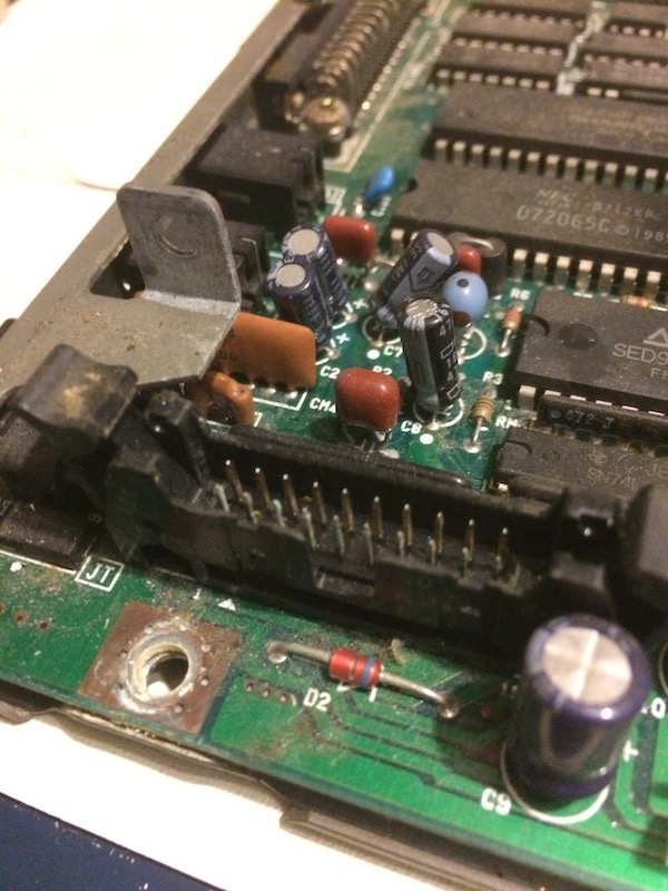 The 20-pin SASI connector has some corrosion blossoms on the pins